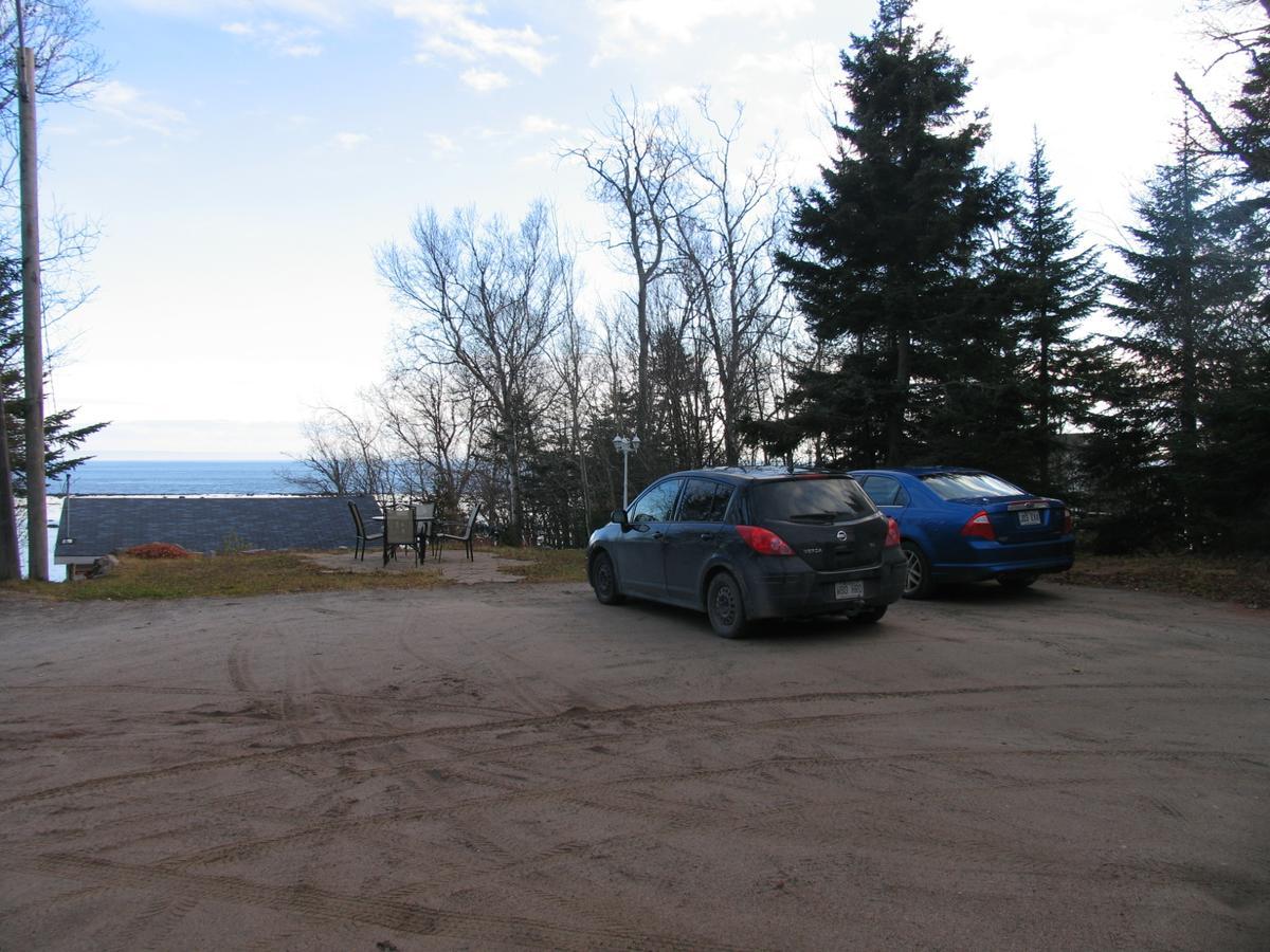 Chalet Chez Les Petit Grandes-Bergeronnes Luaran gambar